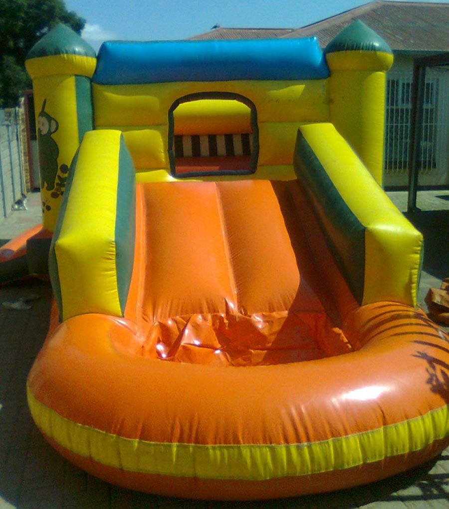 why-you-should-get-a-jumping-castle-rental-for-your-next-party-jolly